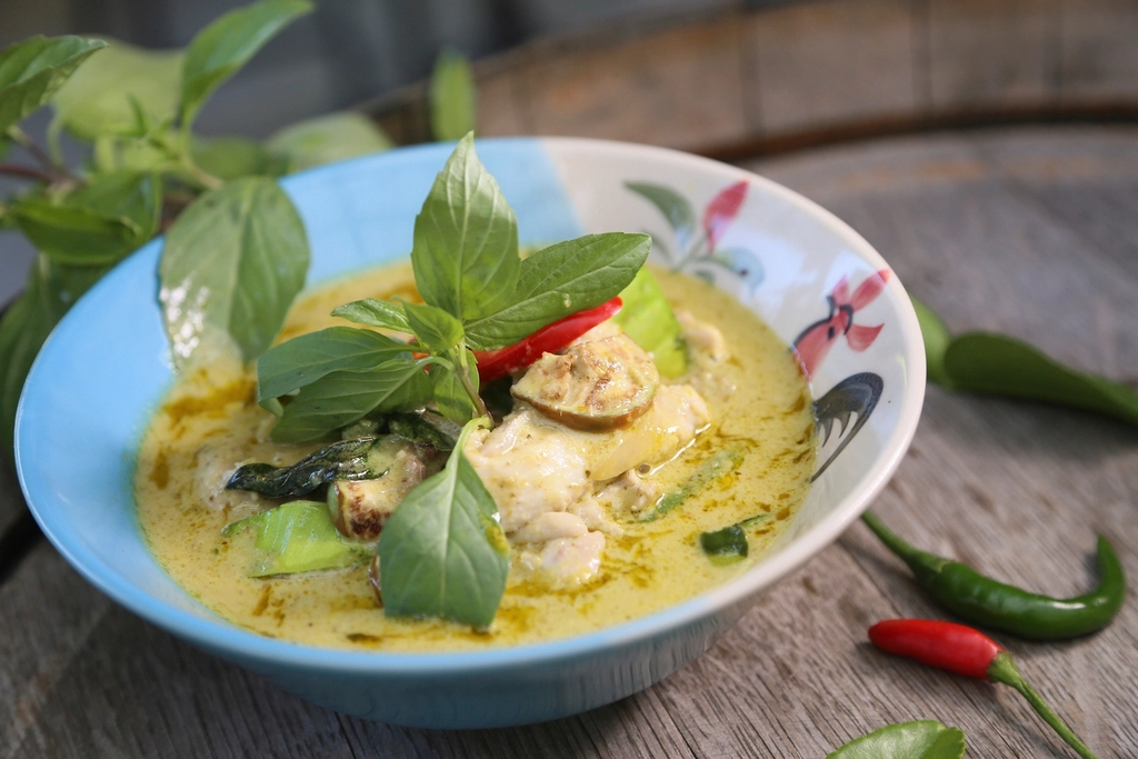 Free Thai green curry bowl